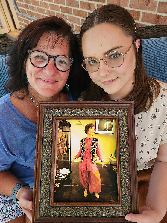 Martha Frase, mother of Rachel Blunt with sister Haley Blunt