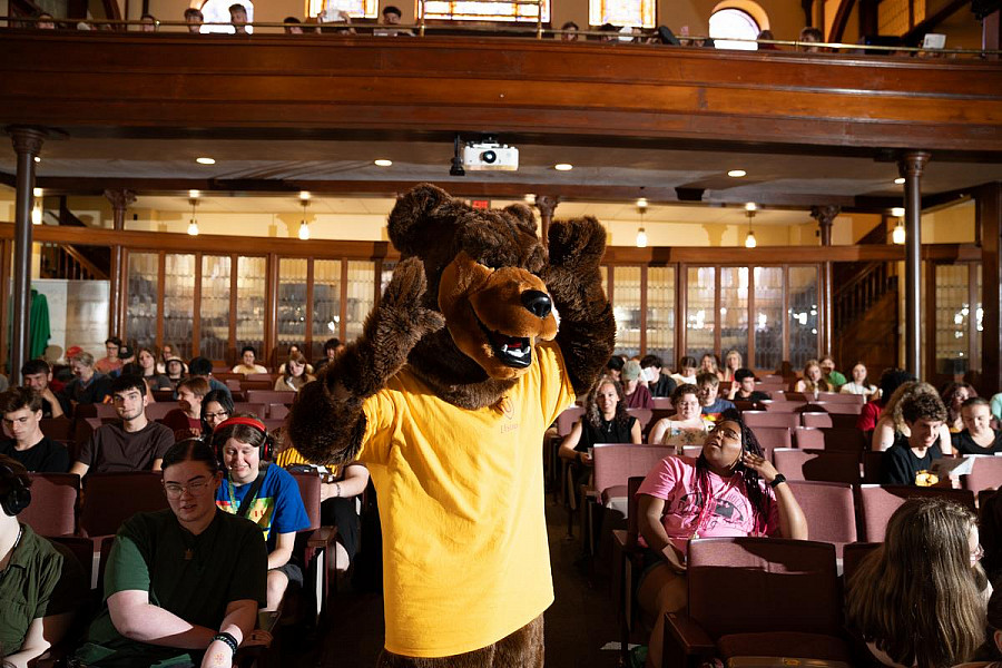 move in, day of service, welcome week orientation 2023 candid