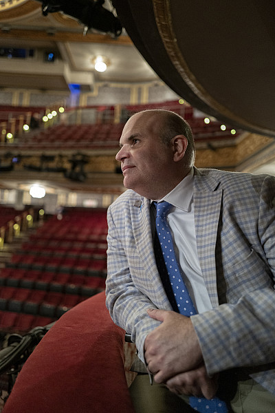 Biology major and physician Jason Kindt '95 provides healthcare on New York City's theater scene. In June, his work during the pande...
