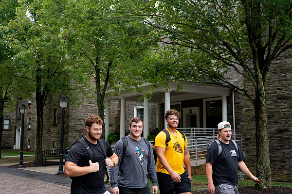 move in, day of service, welcome week orientation 2023 candid