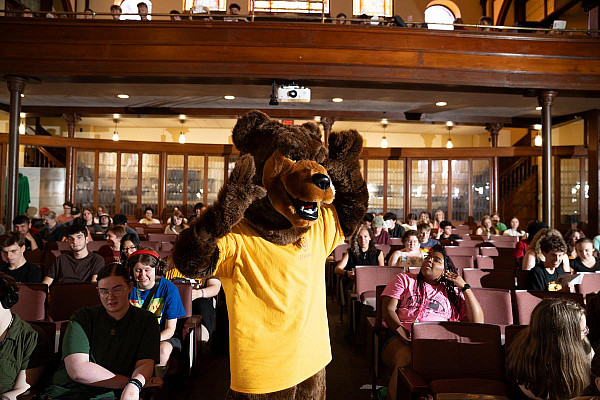 move in, day of service, welcome week orientation 2023 candid
