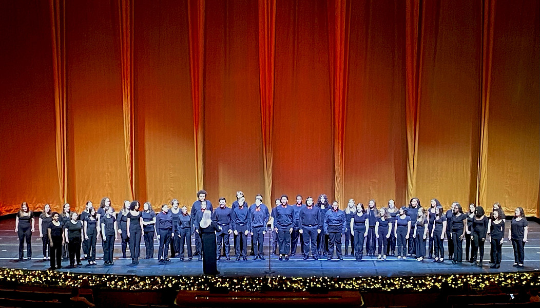 Voices of Ursinus performance at Radio City Music Hall, opening for the Rockettes (2023)