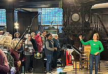 Dr. Holly Hubbs participating in a Spanish Renaissance Music workshop in London