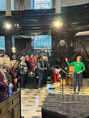 Dr. Holly Hubbs participating in a Spanish Renaissance Music workshop in London