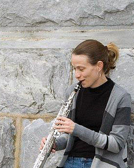 Photo of Dr. Holly Hubbs