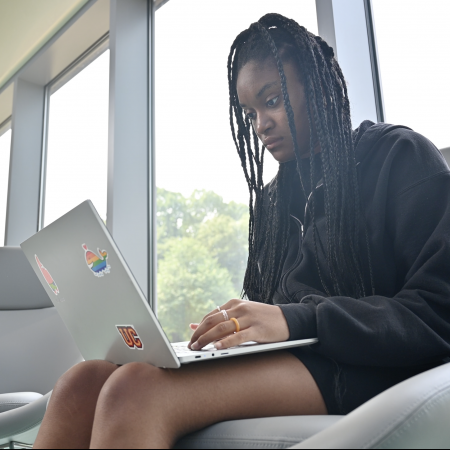 Jael Hicks '25 is spending her summer researching the effects of fine and performing arts on metropolitan areas.