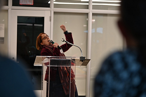 Meghan Brodie '00 pantomiming Oedipus