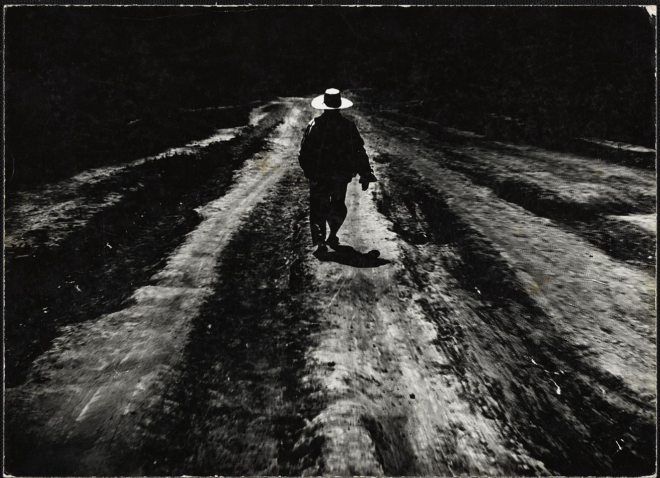 Berman Museum Iyual 11.25x16.625 El Caminante, 1955.