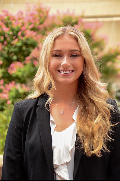 After completing a MS in Biotechnology at Georgetown University, Katie Kurzinski '21 landed a position as a Launch and Network Strategist...