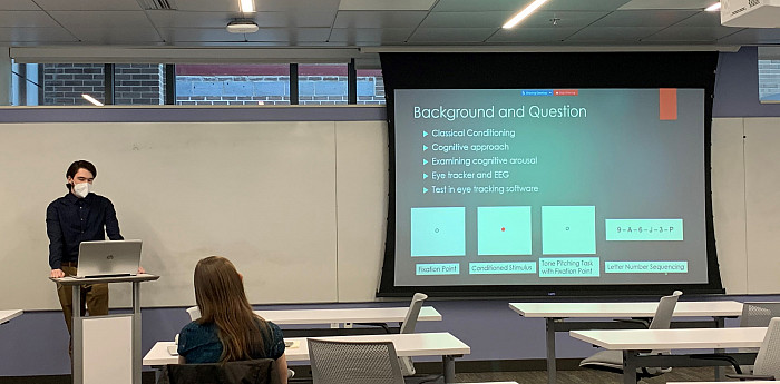 Arthur Burns presents Neuroscience honors research