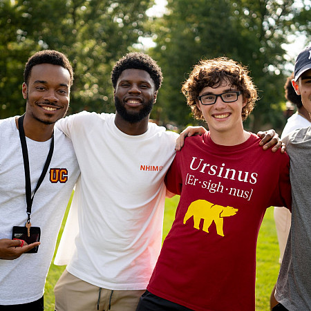transfer 4 students welcome week candid of 4 students