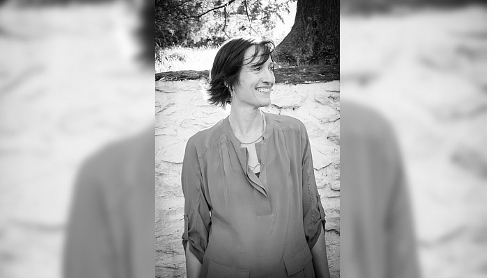 Associate Professor Louise Woodstock