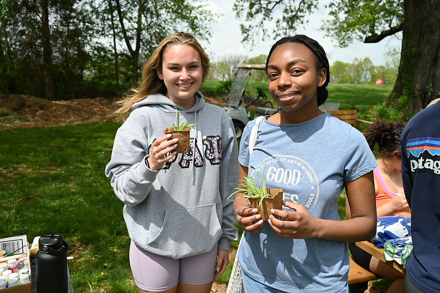 Earthfest is an annual event coordinated by the Sustainability Fellows.