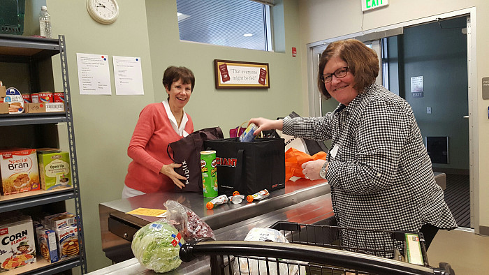 Manna on Main Street volunteers