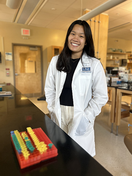 LeeLee Sanders '27 completed a summer Research Experience for Undergraduates (REU) program a the University of New England where she work...
