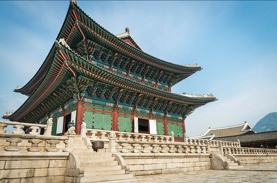 Seoul Korea Temple. A group of 25+ students and faculty travelled in the summer of 2024 for a human rights course.